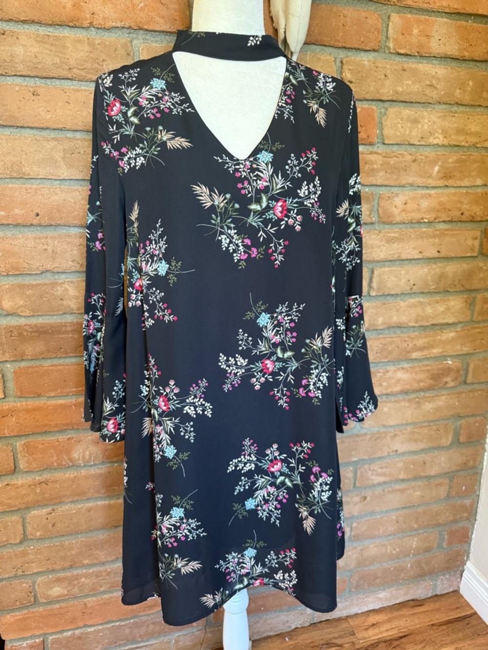 miami Black Floral V-Neck Long Sleeve Dress with Choker